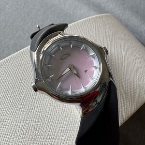 Oakley Crush 2.5 Vintage Y2K Mother of Pearl Dial Quartz Analog 35mm Watch